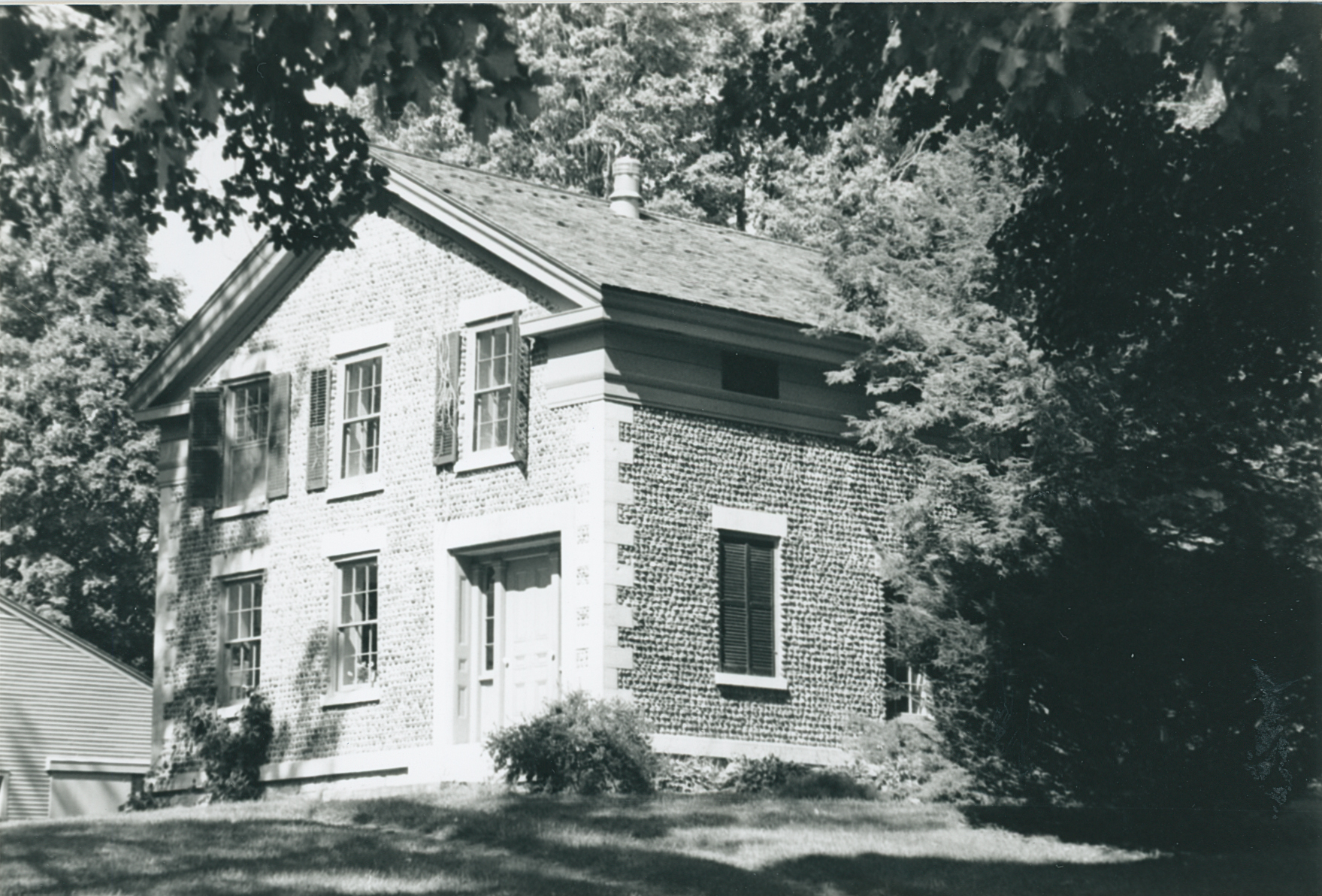 Man-1 5498 James St 1